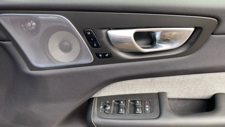 Volvo XC60 2.0 T8 [455] RC PHEV Ultimate Dark 5dr AWD Gtron Estate